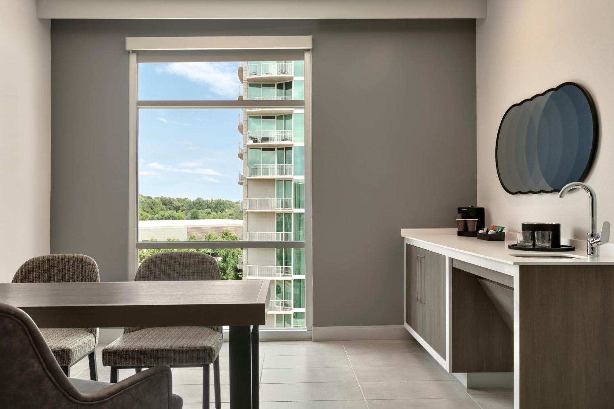 Embassy By Hilton Midtown 4*