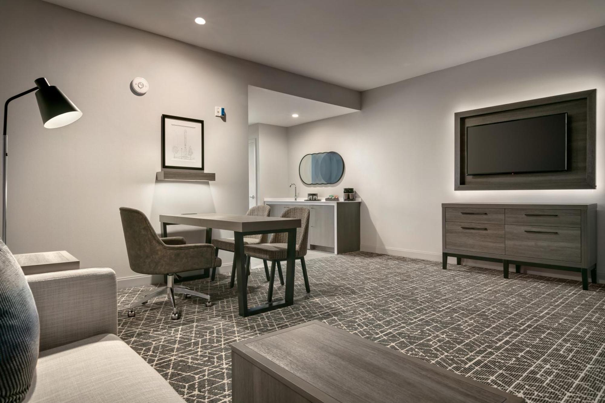 Hotel Embassy By Hilton Midtown Atlanta