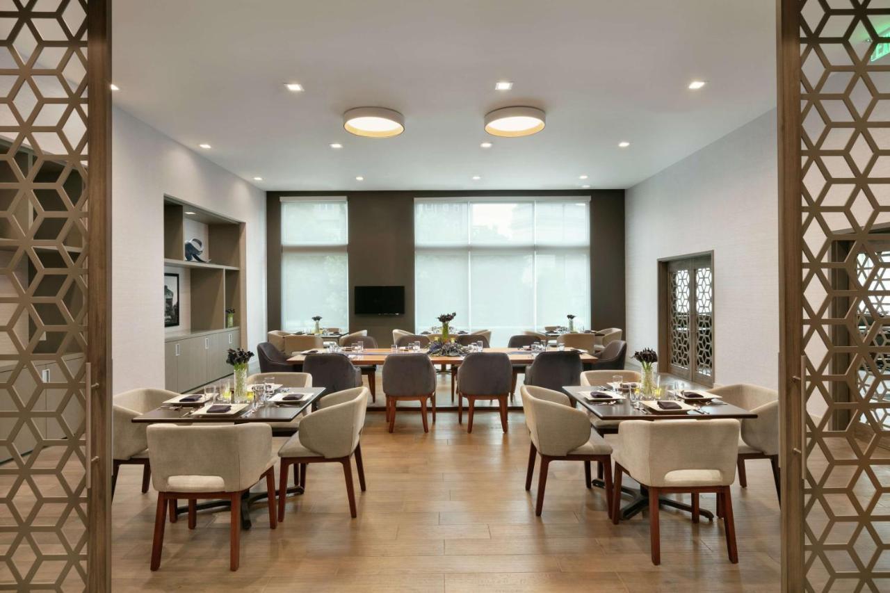 Hotel Embassy By Hilton Midtown Atlanta